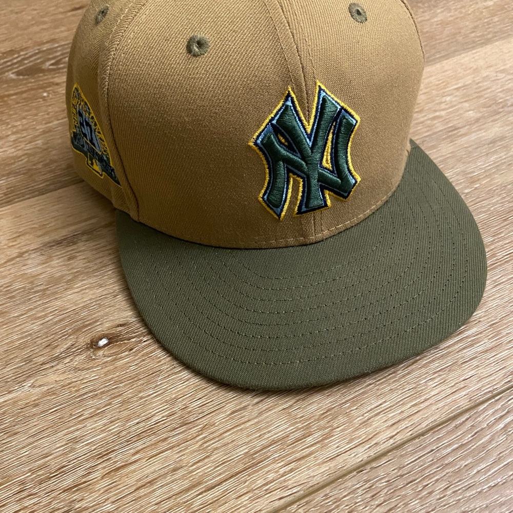 New Era Kids' Tan and Olive Cap